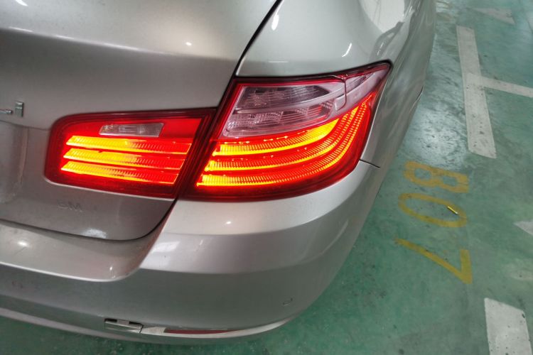 宝马5系 2014款 520Li 典雅型车身外观9