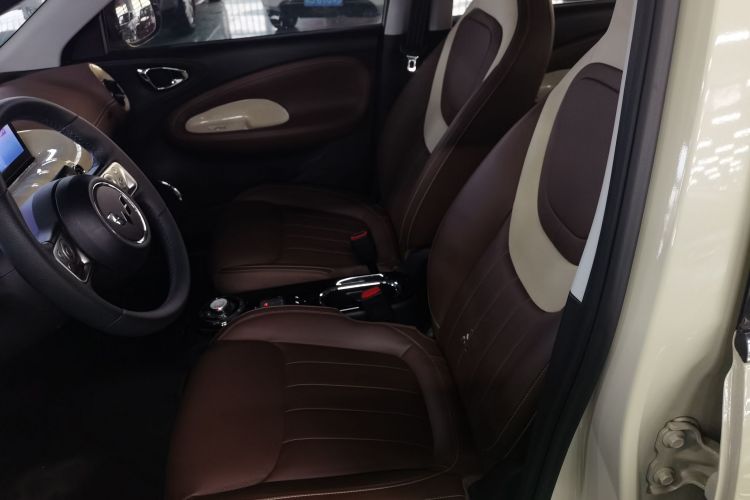 五菱汽车 五菱缤果 2023款 333km 灵犀互联款中控内饰19