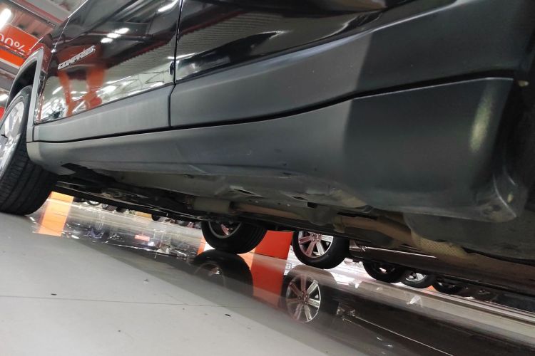 Jeep 指南者 2020款 220T 自动精英版局部细节9002