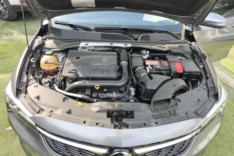 别克 威朗 2022款 Pro 533T 乐享版机舱底盘24