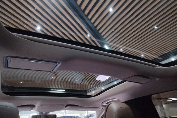 奔驰E级 2018款 E 200 L 运动型局部细节22