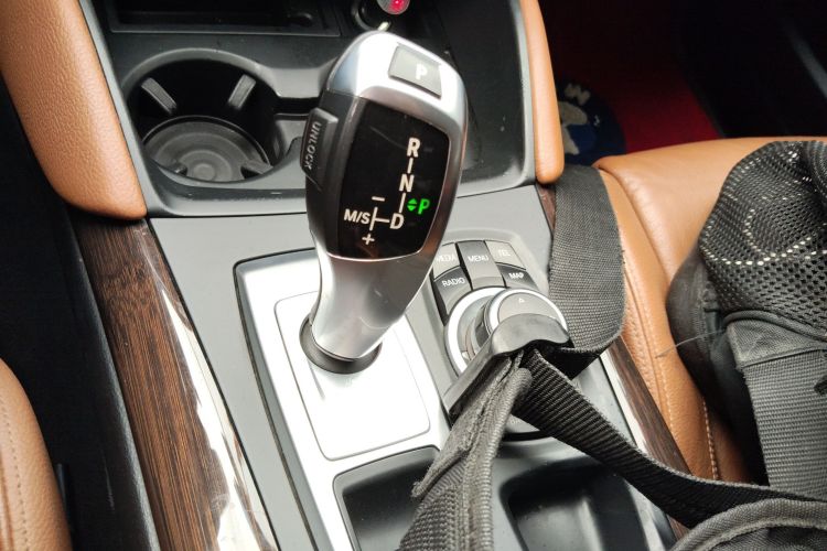 宝马X6 2014款 xDrive35i 运动型中控内饰18