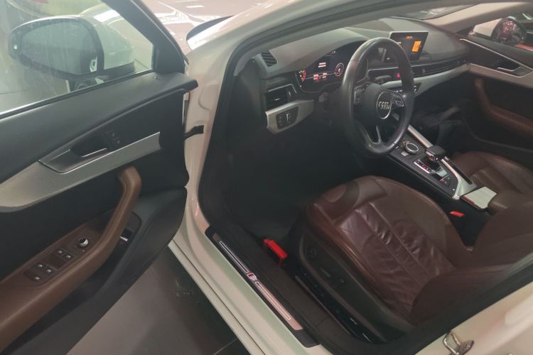 奥迪A4L 2018款 30周年年型 40 TFSI 时尚型中控内饰7003