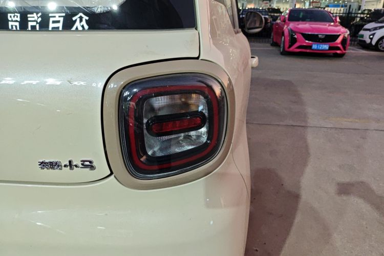 奔腾小马 2026款 222km 炫彩马车身外观9