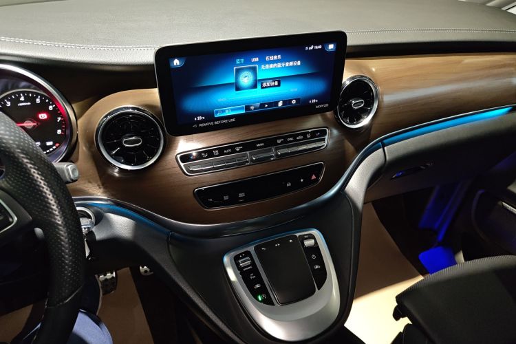 奔驰V级 2022款 V 260 L 长轴距豪华版局部细节16