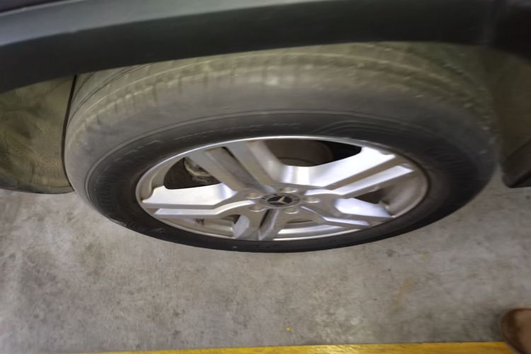 奔驰GLB 2021款 GLB 200 动感型车身外观6008