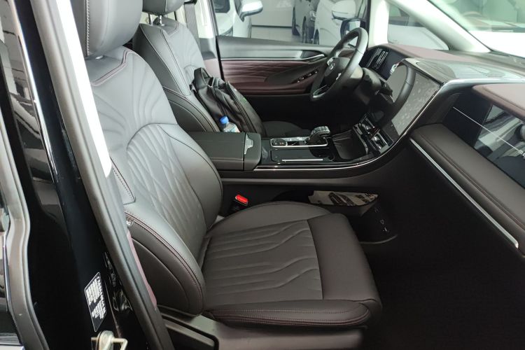 广汽传祺 传祺M8 2024款 大师系列 400T 尊贵版局部细节41