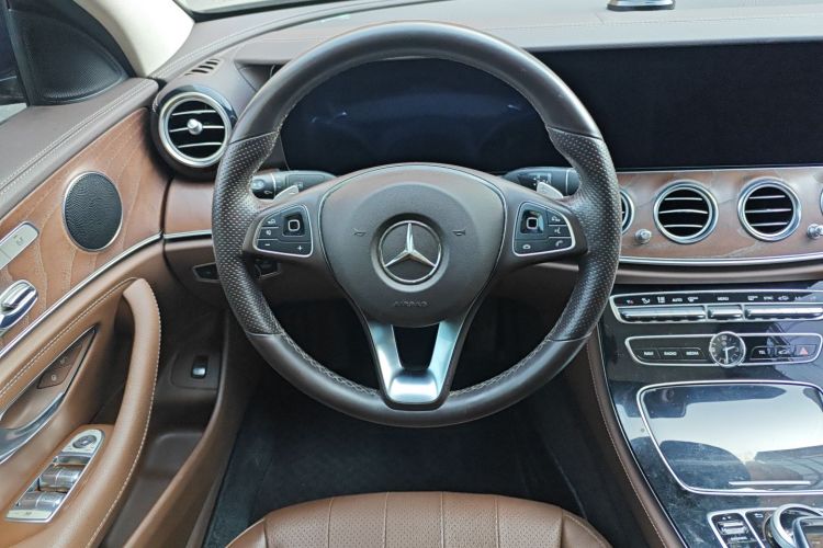 奔驰E级 2017款 E 300 L 豪华型局部细节13