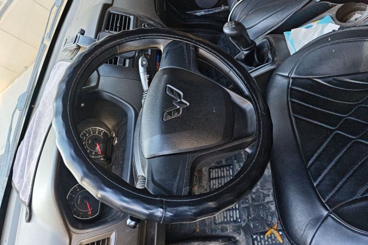 五菱汽车 五菱荣光S 2023款 1.5L 基本型 5/7座中控内饰13