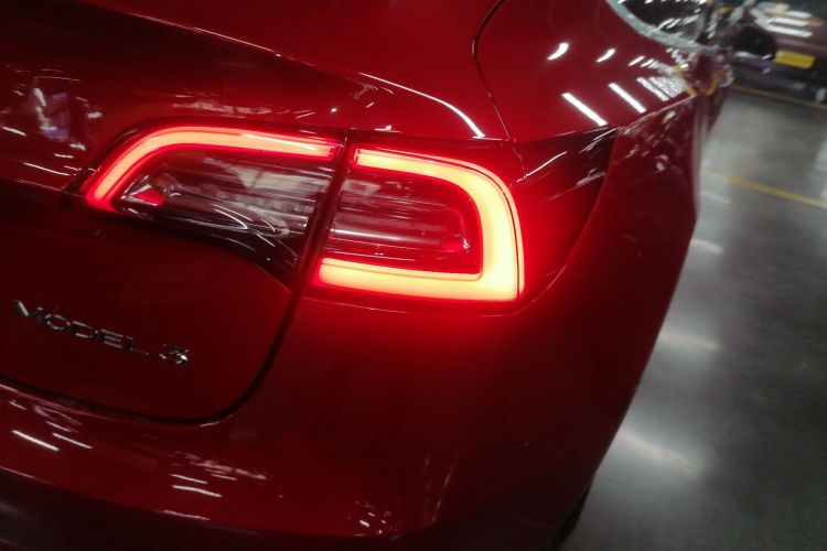 特斯拉 Model 3 2019款 标准续航后驱升级版车身外观9