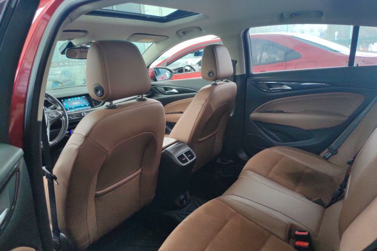 别克 君威 2017款 20T 豪华型中控内饰22