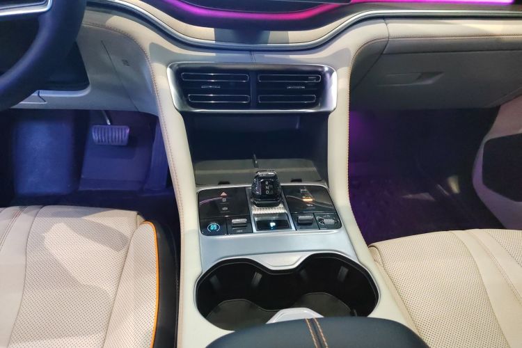 比亚迪 宋PLUS新能源 2023款 冠军版 DM-i 110KM 旗舰PLUS中控内饰18