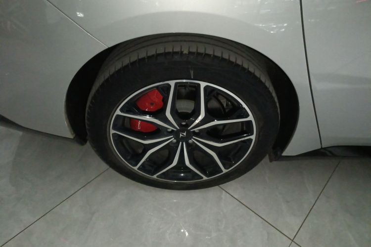 东风奕派 eπ007 2025款 纯电 565四驱Max领航版车身外观6008