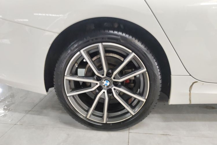 宝马3系 2023款 320Li M运动套装车身外观6008