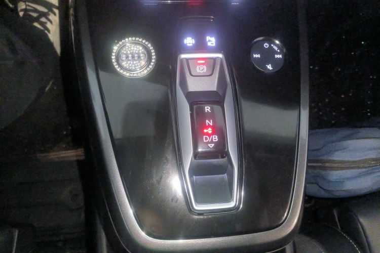 奥迪Q4 e-tron 2024款 40 e-tron 创境版中控内饰18