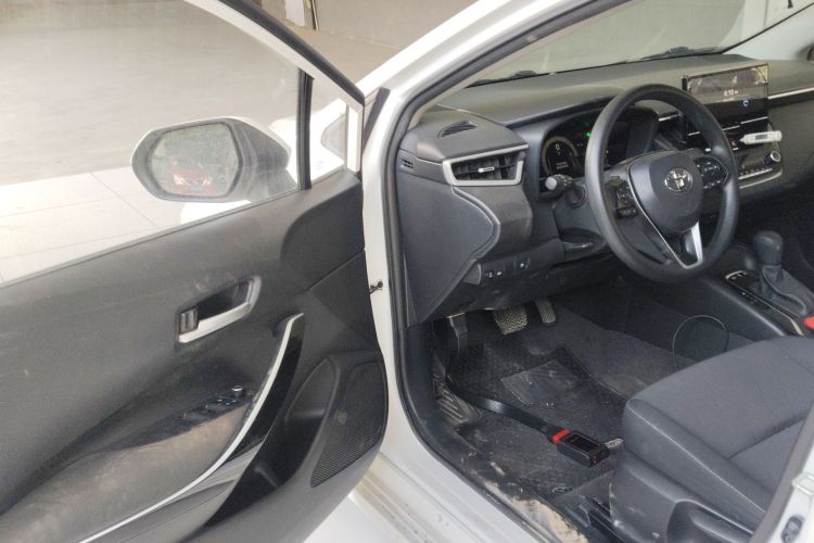 丰田 卡罗拉 2023款 1.8L 智能电混双擎 精英版中控内饰20