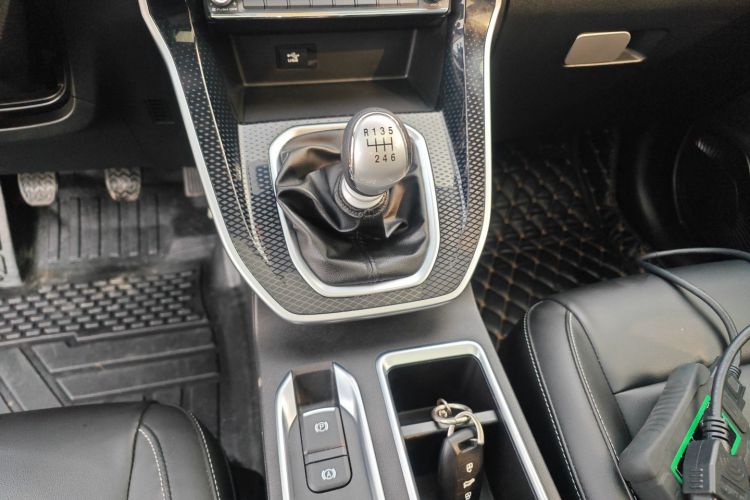 哈弗M6 2021款 PLUS 1.5T 手动豪华智联型中控内饰18