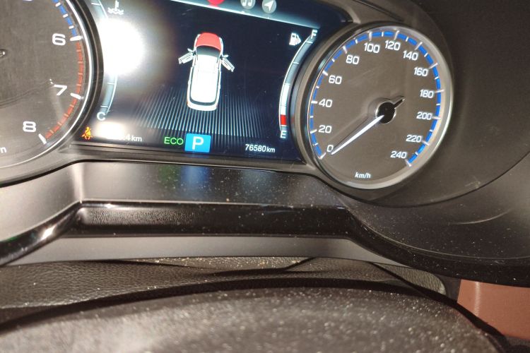 广汽传祺 传祺GS8 2017款 320T 两驱豪华智联版（七座）中控内饰15