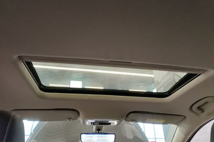 别克 君威 2024款 25T 超享版中控内饰22