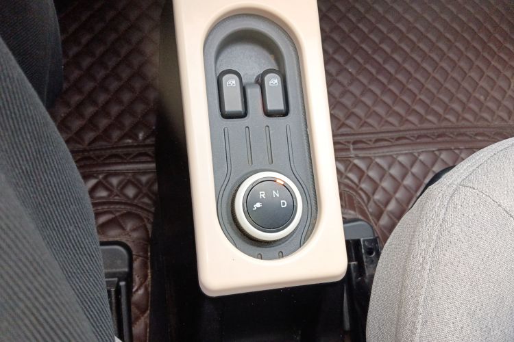 五菱汽车 宏光MINIEV 2021款 马卡龙时尚款 三元锂中控内饰18