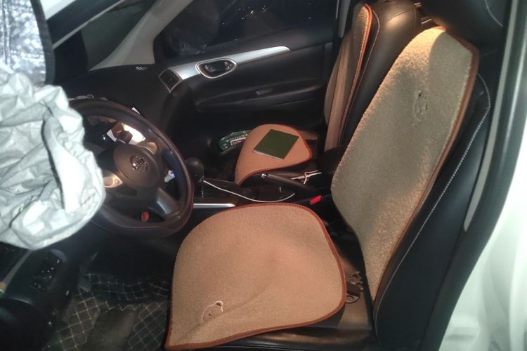 日产 轩逸 2019款 经典 1.6XE CVT舒适版中控内饰19