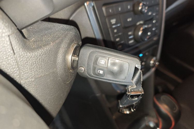 别克 昂科拉 2013款 1.4T 自动两驱精英型中控内饰7001