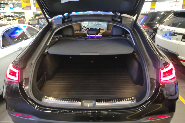 奔驰GLE 2022款 改款 GLE 350 4MATIC 轿跑SUV 豪华型机舱底盘23