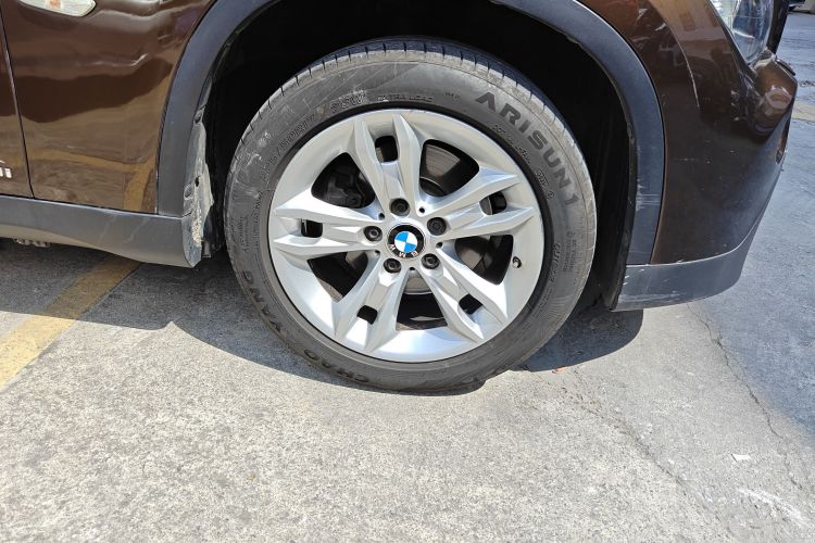 宝马X1 2012款 sDrive20i 领先型车身外观6007