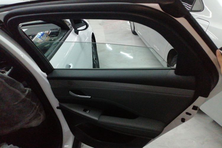 比亚迪 秦PLUS 2025款 DM-i 智驾版 55KM领先型中控内饰7006