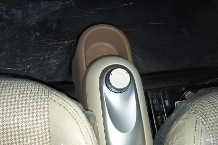 五菱汽车 宏光MINIEV 2025款 四门版 进阶款中控内饰18