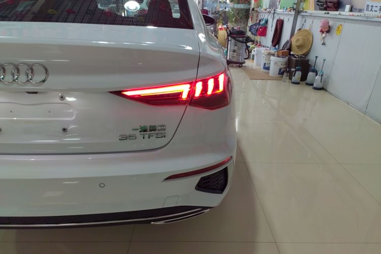 奥迪A3 2024款 A3L Limousine 35 TFSI 时尚运动型车身外观9