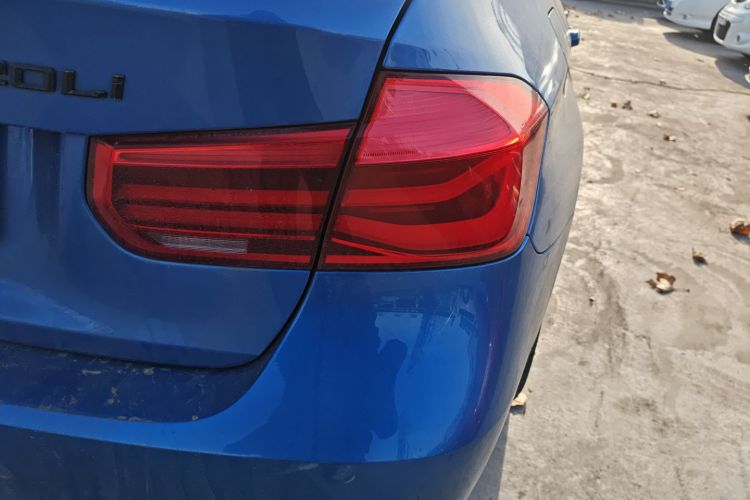 宝马3系 2019款 320Li M运动套装车身外观9