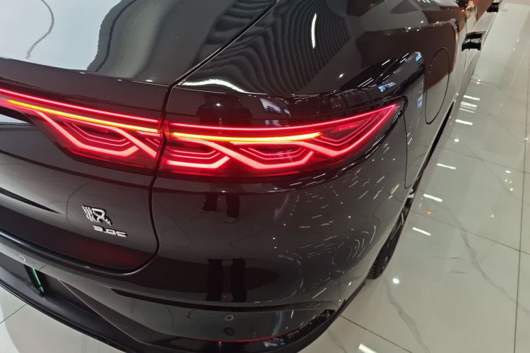 比亚迪 汉 2022款 EV 610KM四驱千山翠限量版车身外观9