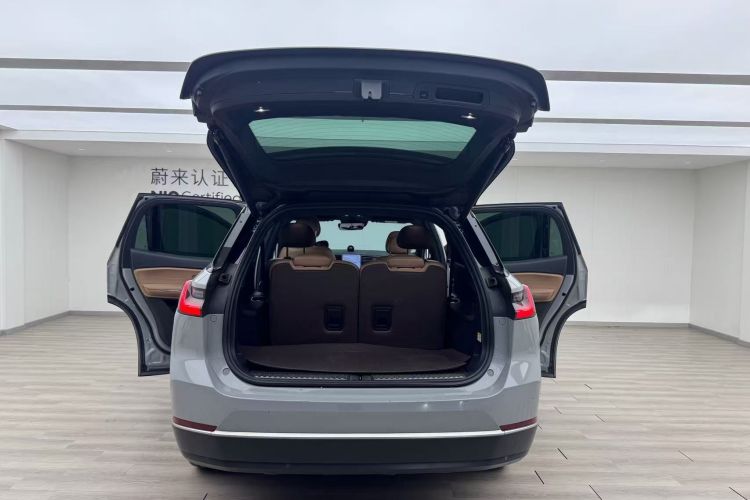 蔚来ES8 2022款 100kWh 签名版 六座机舱底盘23