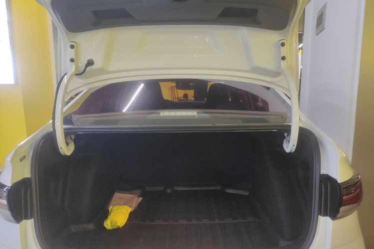 大众 朗逸 2023款 新锐 1.5L 自动新愿版机舱底盘23