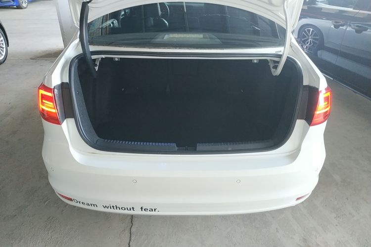 大众 速腾 2017款 1.6L 自动舒适型中控内饰23