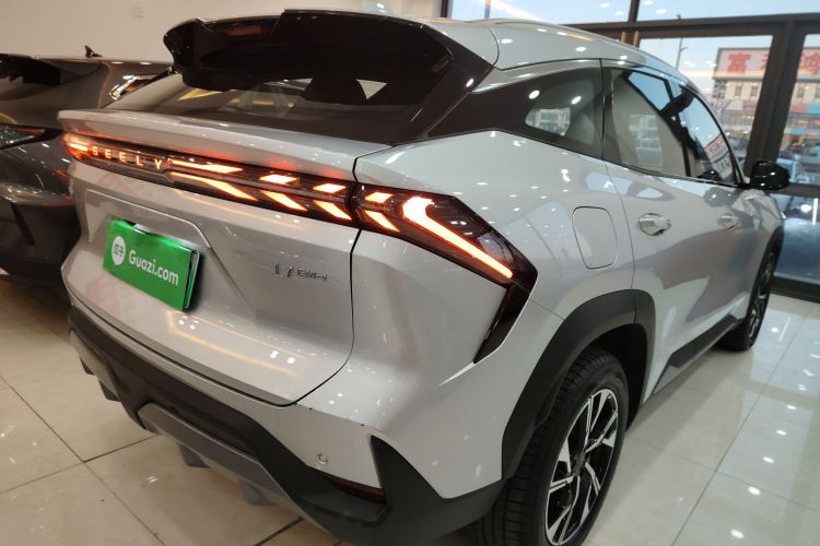 吉利银河 银河L7 2025款 EM-i 115km 远航版车身外观7