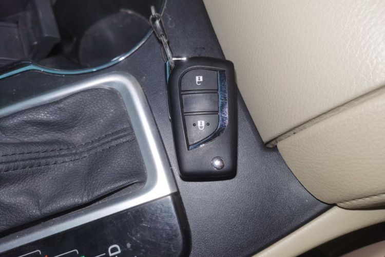 丰田 汉兰达 2021款 2.0T 两驱精英版 7座中控内饰11