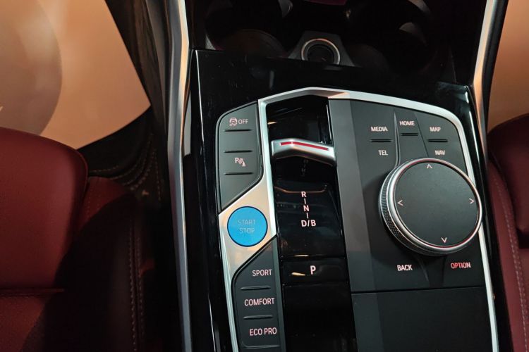 宝马i3 2024款 eDrive 35 L中控内饰18