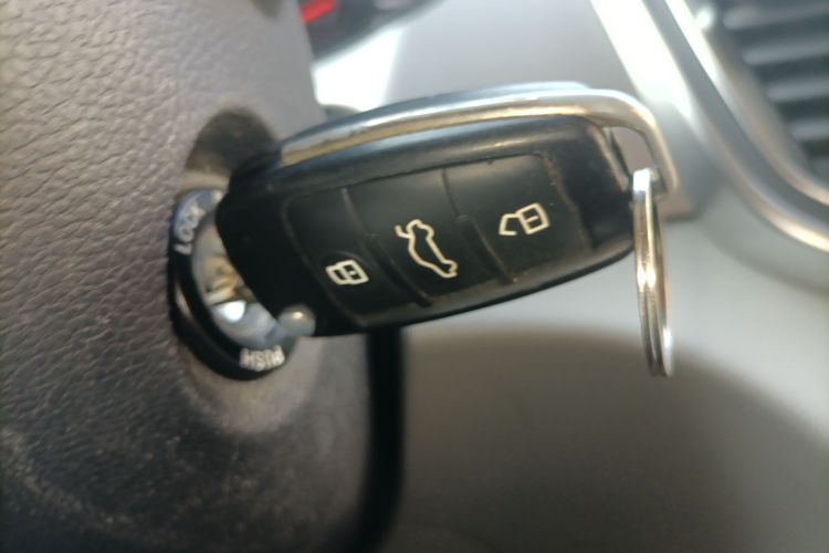 江淮瑞风 瑞风M4 2019款 商旅系列 2.0L 手动商务型 国VI中控内饰7001