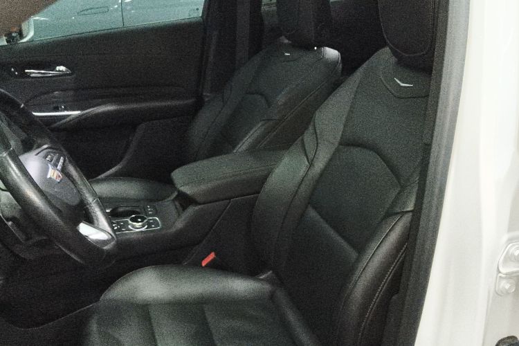 凯迪拉克XT4 2020款 改款 28T 四驱铂金运动版中控内饰19