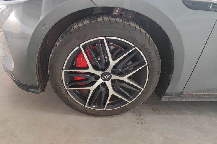 比亚迪 汉L 2025款 DM-p 四驱激光雷达旗舰型车身外观6001