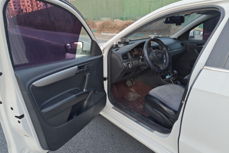 大众 朗逸 2013款 改款经典 1.6L 自动舒适版中控内饰20