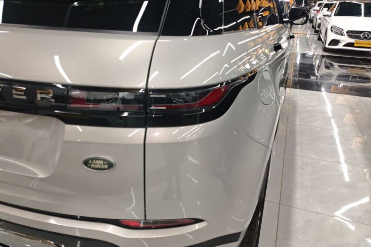 路虎 2024款 揽胜极光L SE 驭光尊耀版车身外观9