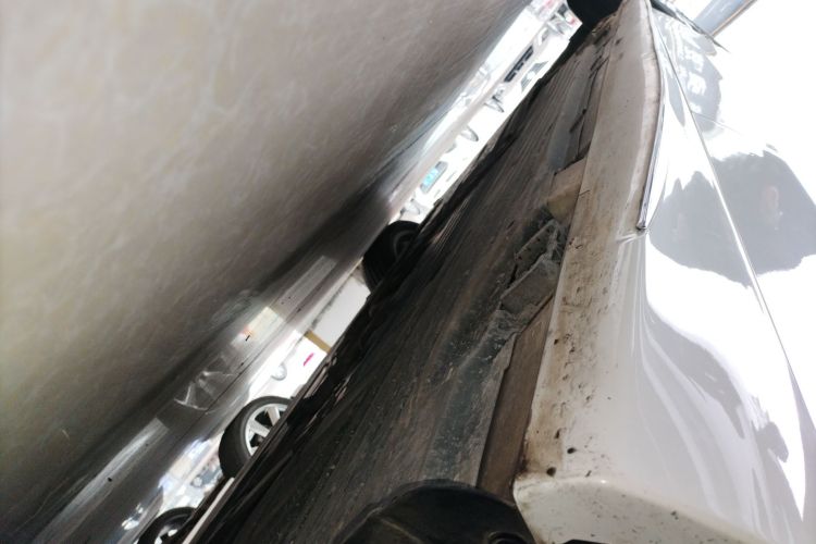 奔驰C级 2022款 改款 C 200 L 运动版局部细节9002