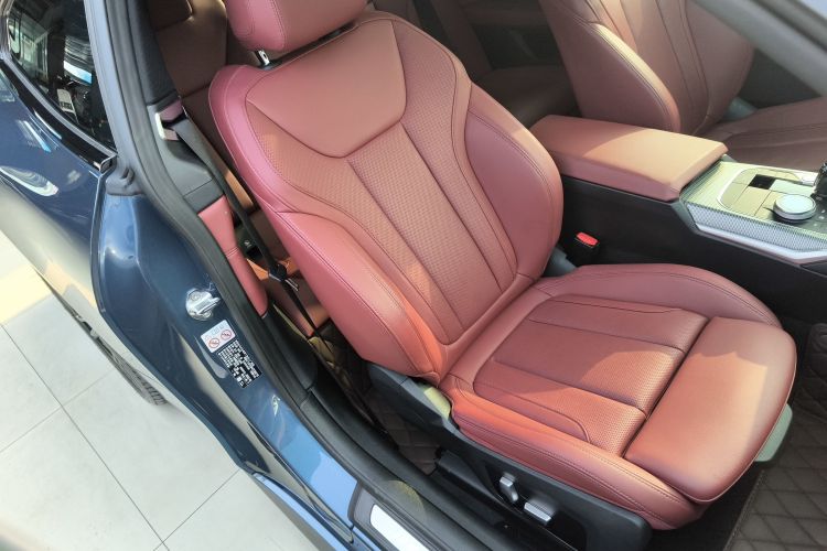 宝马4系 2022款 425i M运动曜夜套装局部细节41