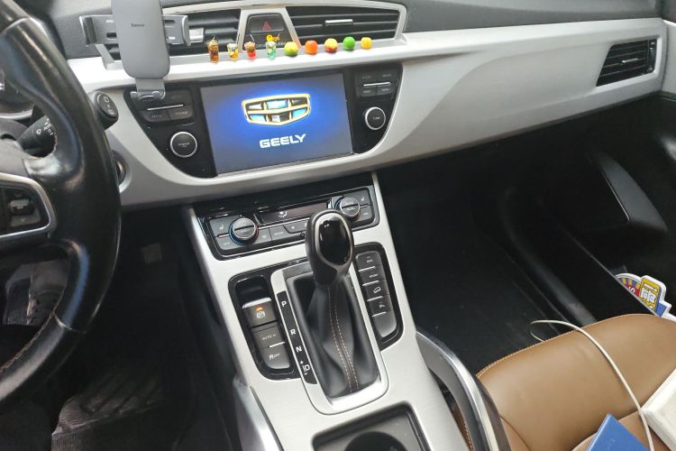 吉利汽车 博越 2016款 1.8TD 自动智尊型中控内饰16