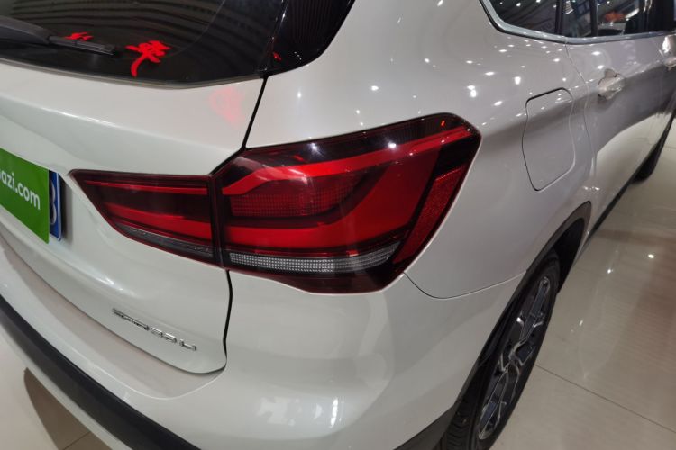 宝马X1 2020款 sDrive20Li 尊享型车身外观9