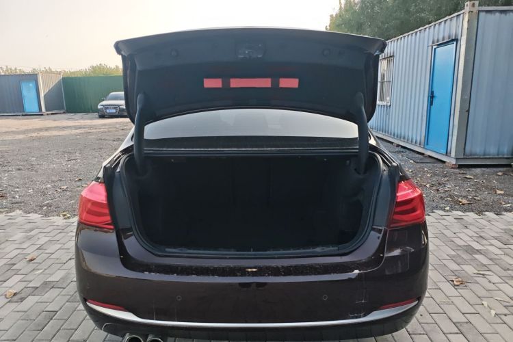 宝马3系 2018款 320Li 时尚型机舱底盘23