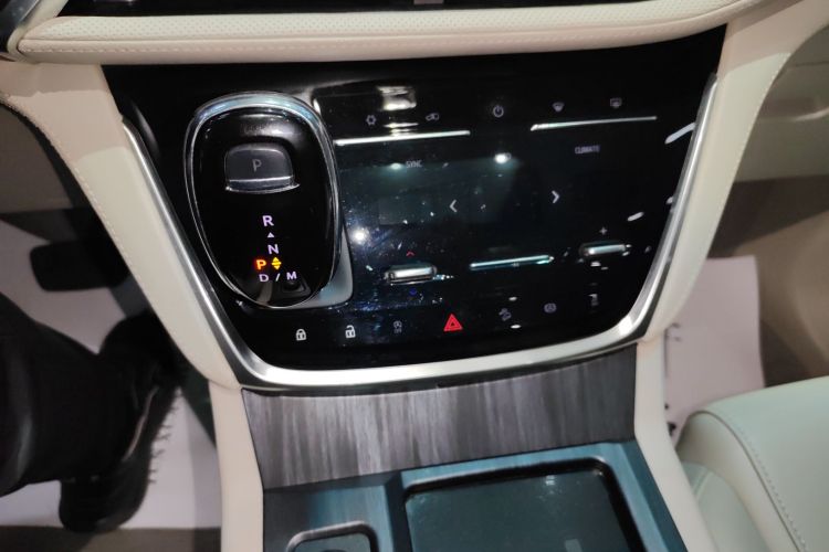 别克GL8 2022款 ES陆尊 653T 舒适型中控内饰18